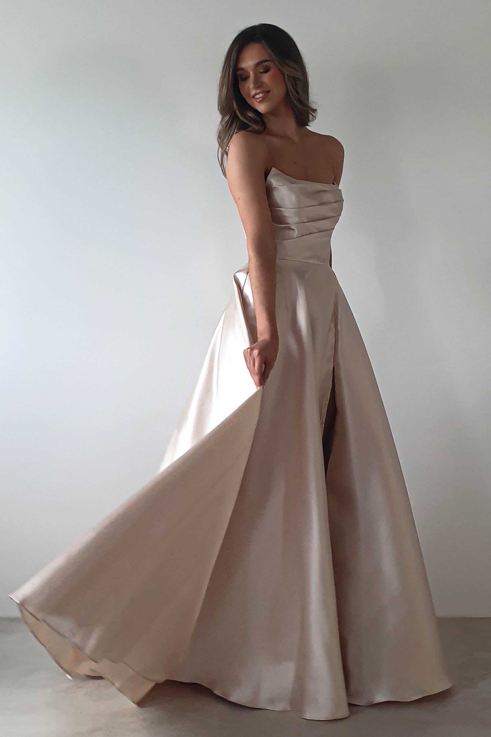 Vestido Miya Champanhe